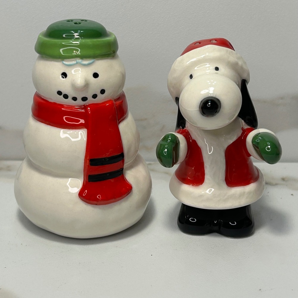 Peanuts Snoopy Santa and Snowman Ceramic Salt and Pepper Shaker Set Christmas
